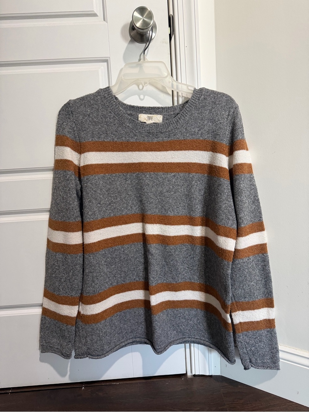 PINQUE Women’s Gray Striped Crewneck Sweater with Camel and Cream Accents - M
